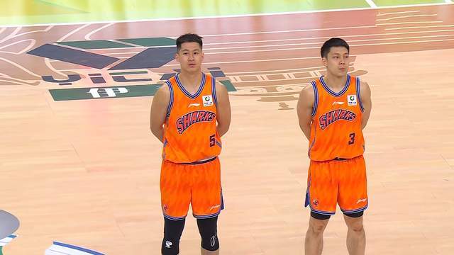 乐鱼体育官网-与山东会师，上海男篮赛季三杀广东，洛夫顿31+11 新星15分成奇兵